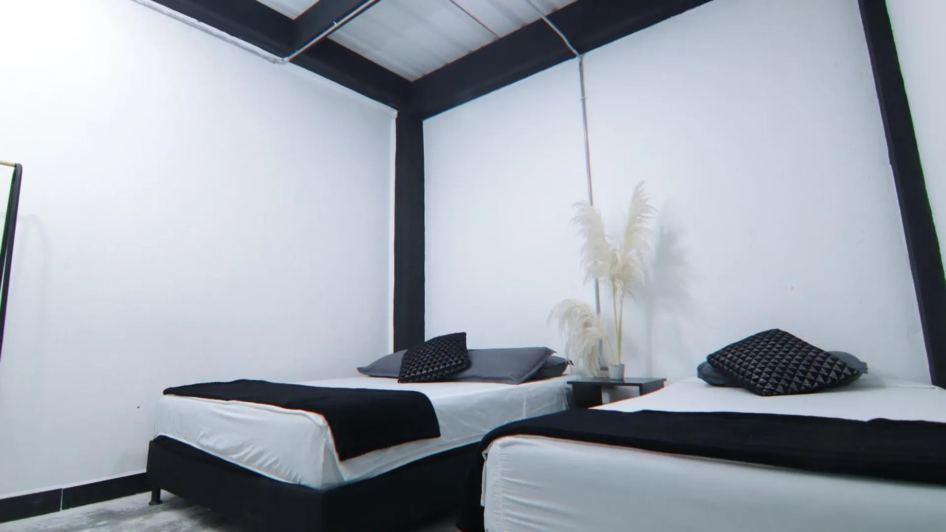 Hotel Casa Laureles Malibu Medellín Colombia