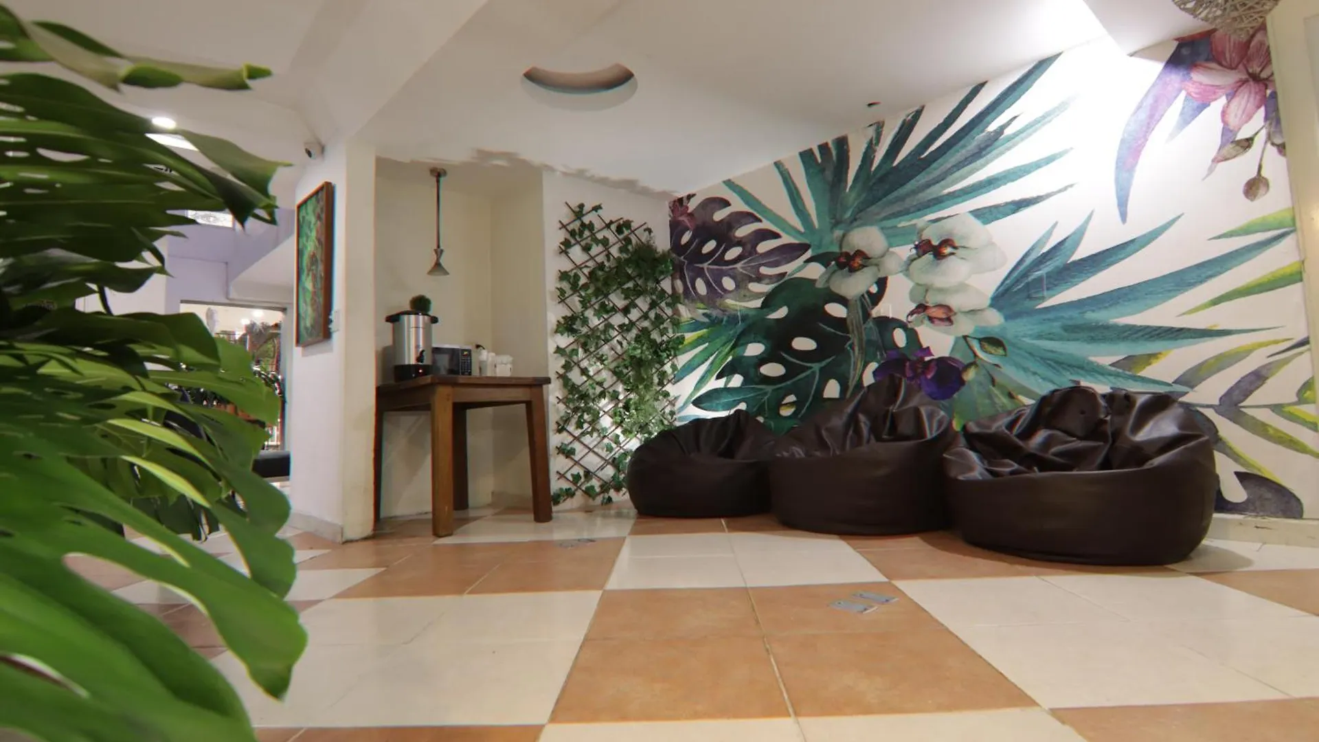 Hotel Casa Laureles Malibu Medellín